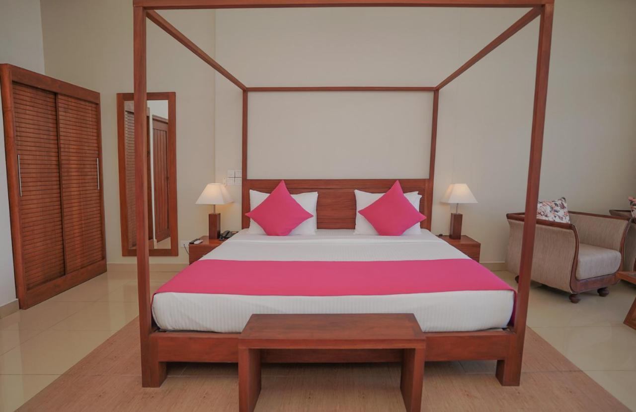 Hotel Breeze Pasikudah Passikudah Exterior foto